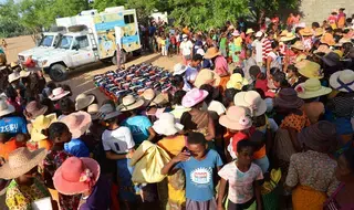 El UNFPA y el PMA aúnan fuerzas para cubrir las crecientes...